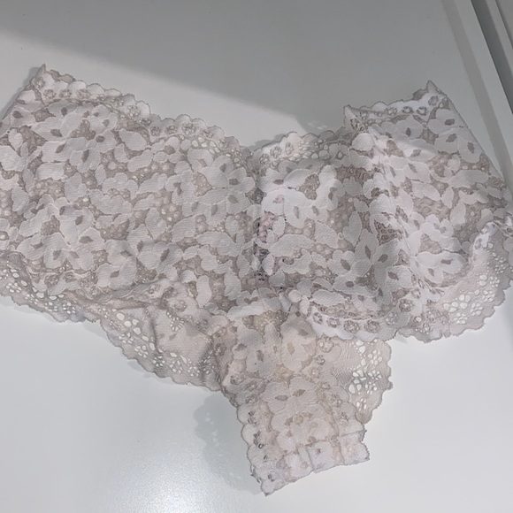 Victoria’s Secret lingerie Body by Victoria bralette - Picture 2 of 2